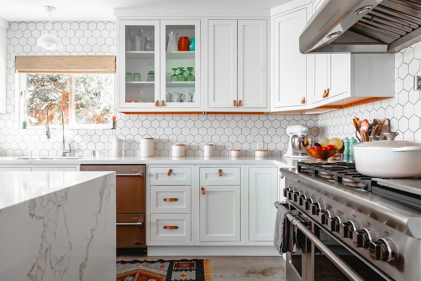 Pros & Cons of Ceramic Kitchen Tile