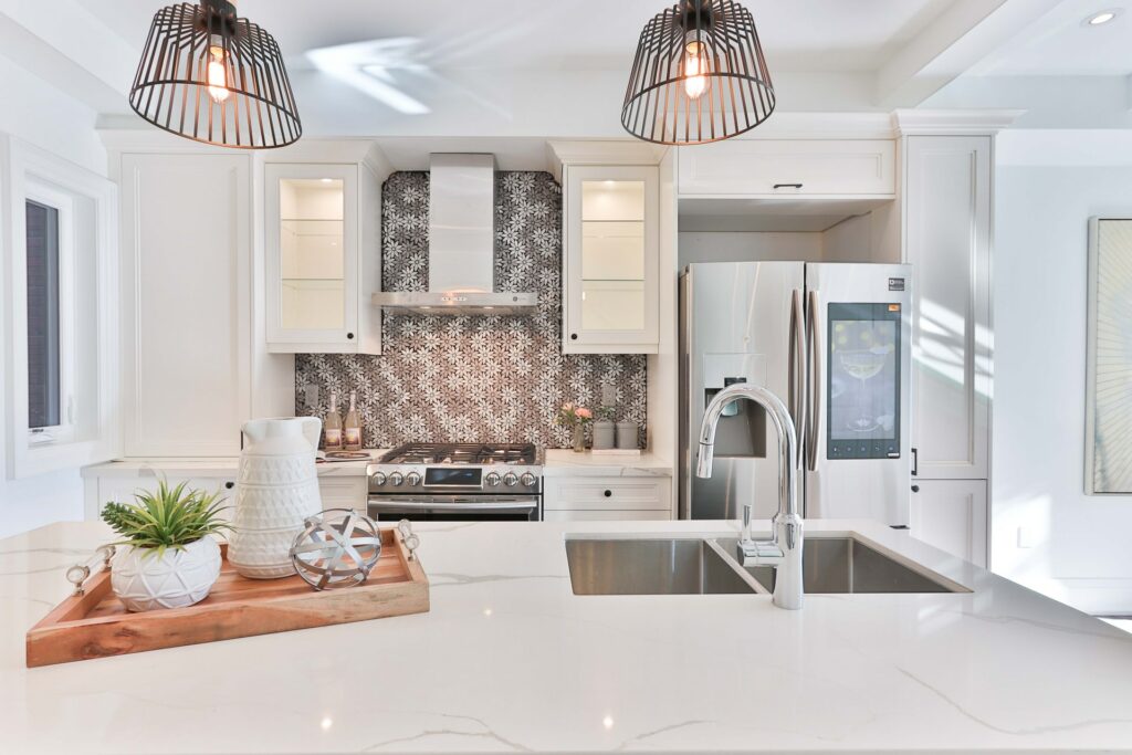 white quartz kitchen countertops